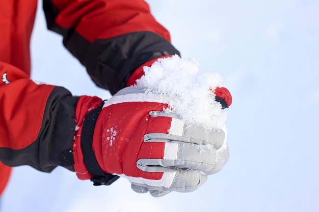 washing ski gloves