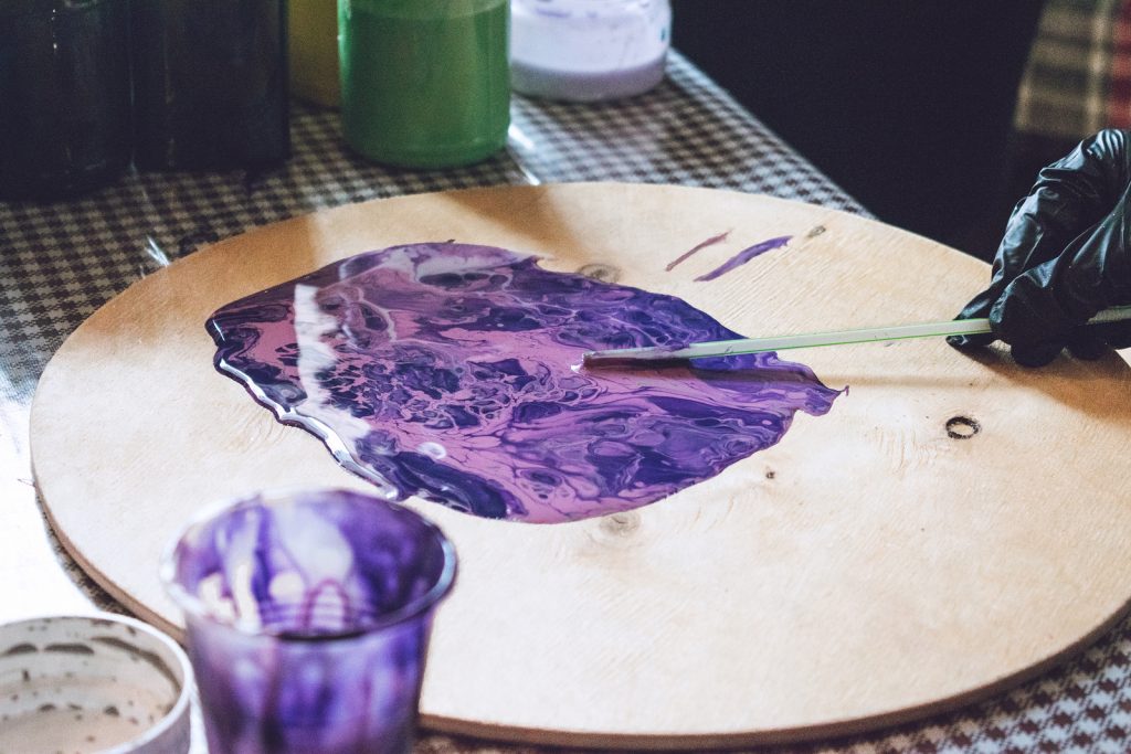 If you want to approach fluid art painting professionally, you’ll need a lot of tools. Fluid art tools can help you get more into detail and fully express yourself and your ideas on the painting substrate. The list of fluid art tools is long and the more tools you use, the better the final result will be.