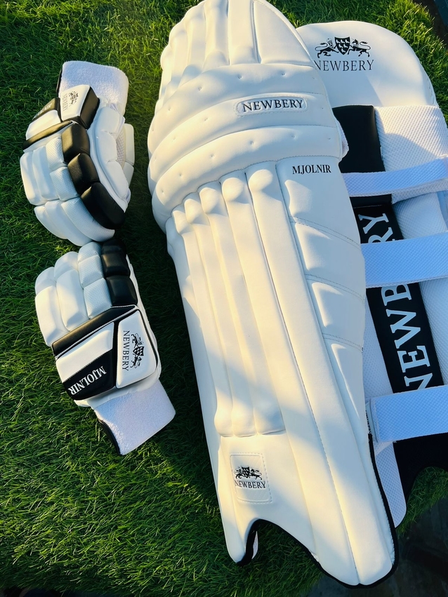 cricket gloves and pads