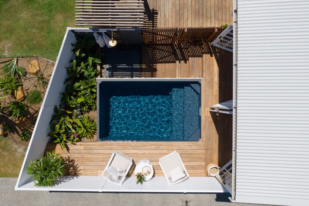 Given the smaller overall size, plunge pools can easily be fitted into areas where regular models can't exactly squeeze in. This is perfect if you don't have a lot of extra space in your backyard, or if you want to use the pool as more of an ornamental feature.
